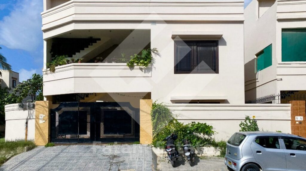 300 Sq Yard Portion for Rent in DHA Phase 4