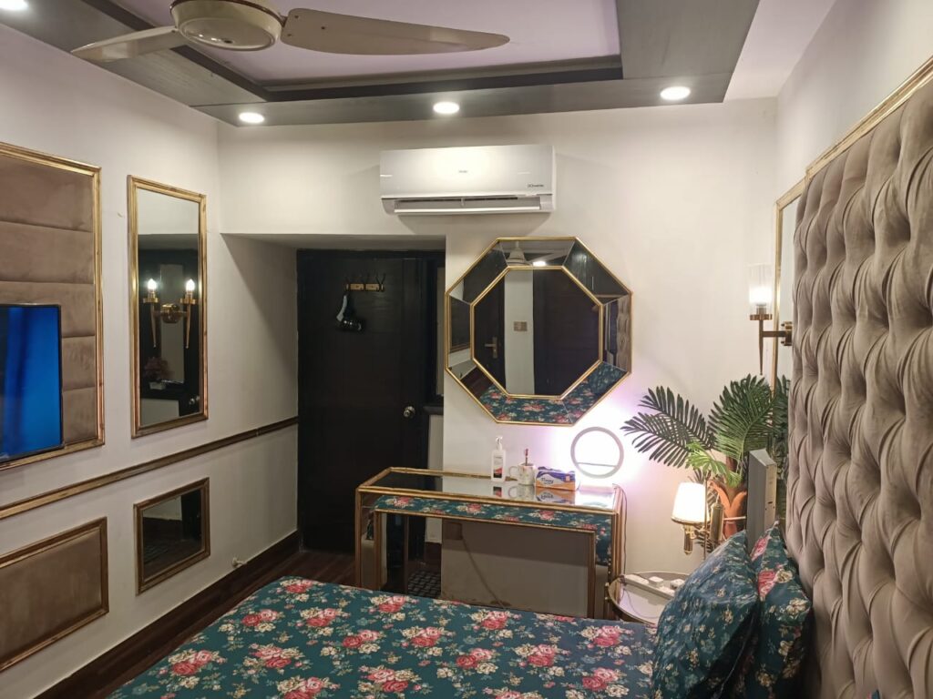 Fully furnished apartment for sale Badar Commercial  near Mehmood sweets 3rd floor after meezinine