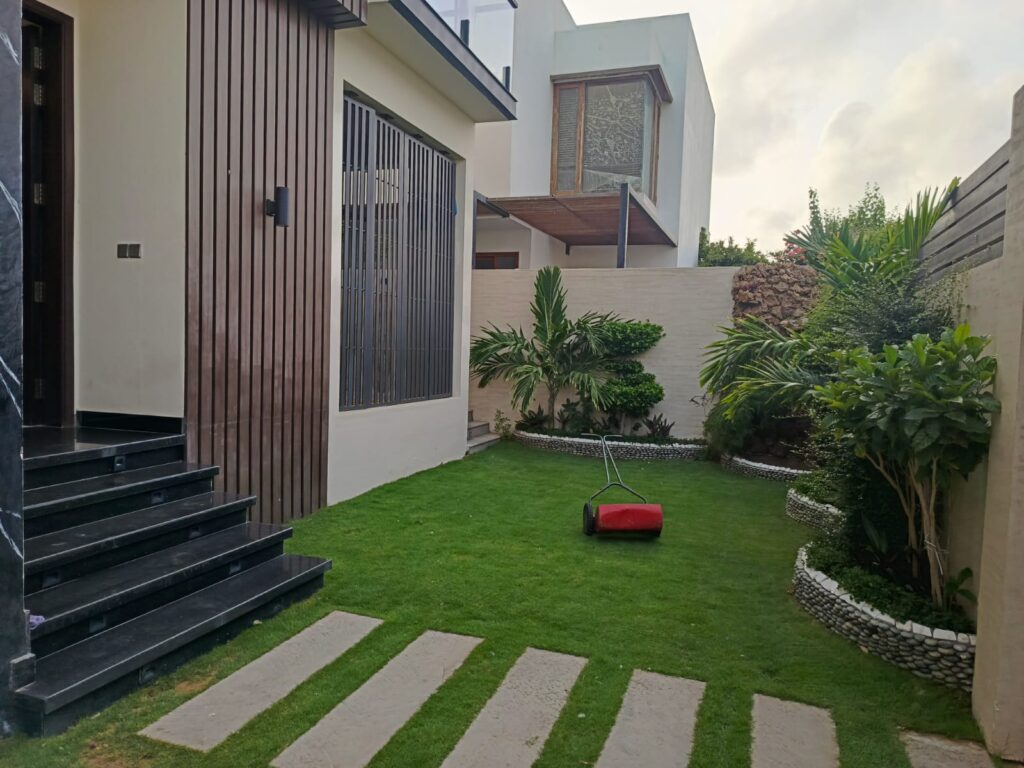 Bungalow For Sale DHA Phase 8 500 yard