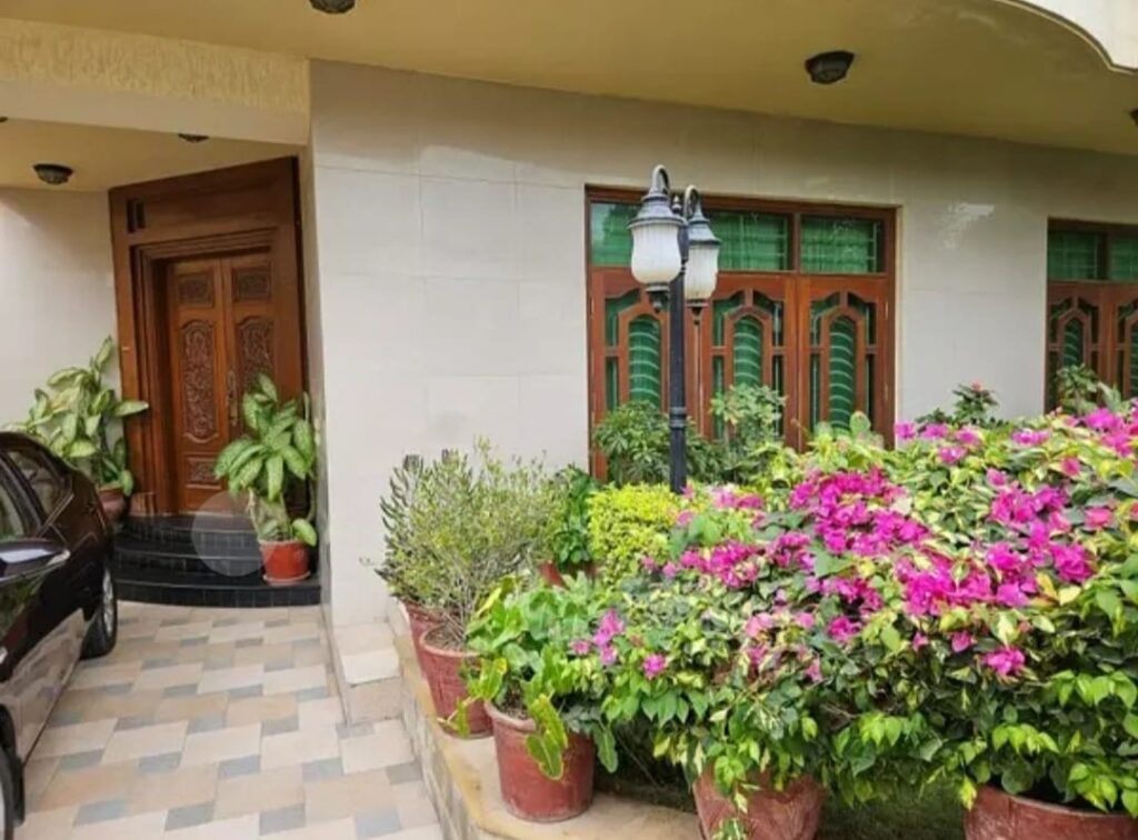 511 Yard Bungalow For Sale in DHA Phase 5 Badban Street