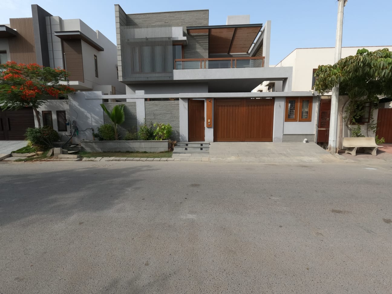 Brand-New 500 Yards Bungalow for Sale – DHA Phase 8